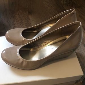 BCBG nude wedges